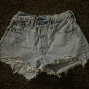 501 Levi shorts